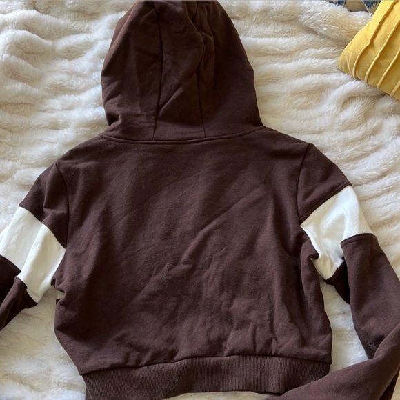 Buff bunny Color Block Cropped hoodie sz med - Picture 3 of 6